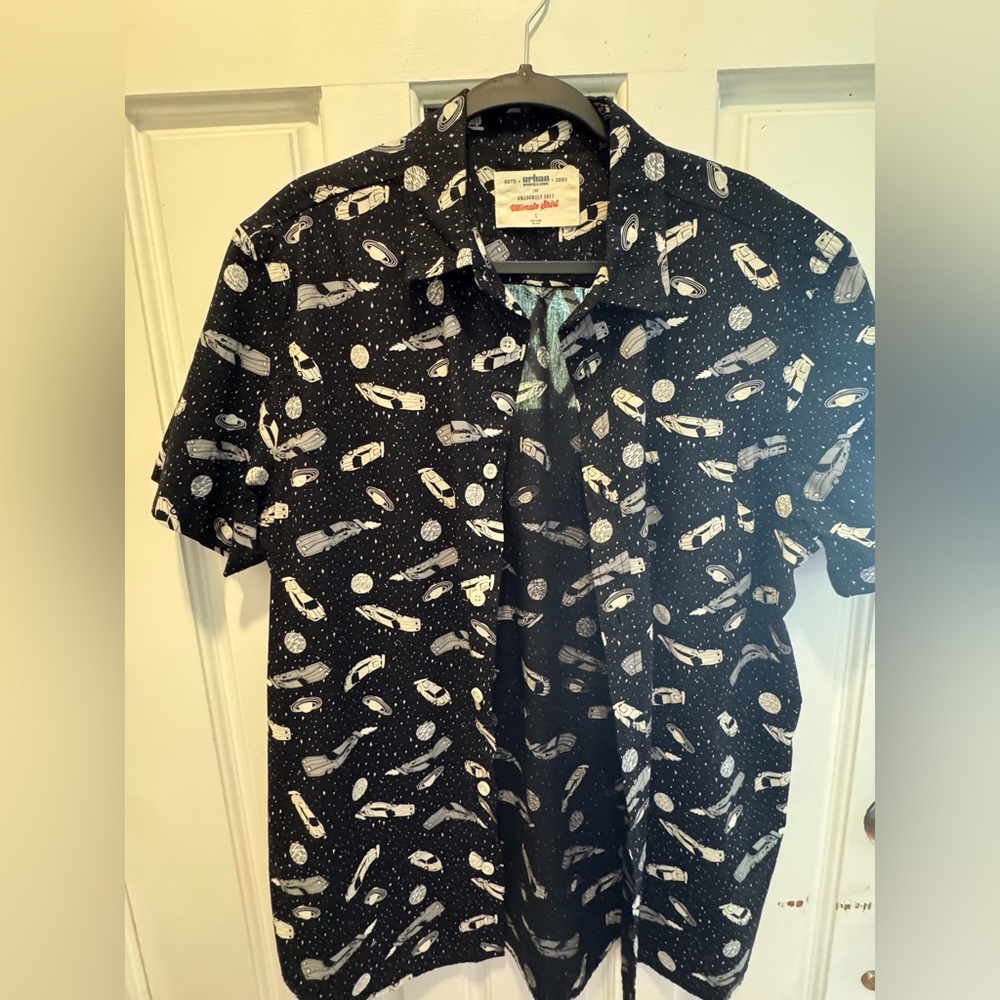 Urban Pipeline Black Space-Themed Casual Shirt Size: Large